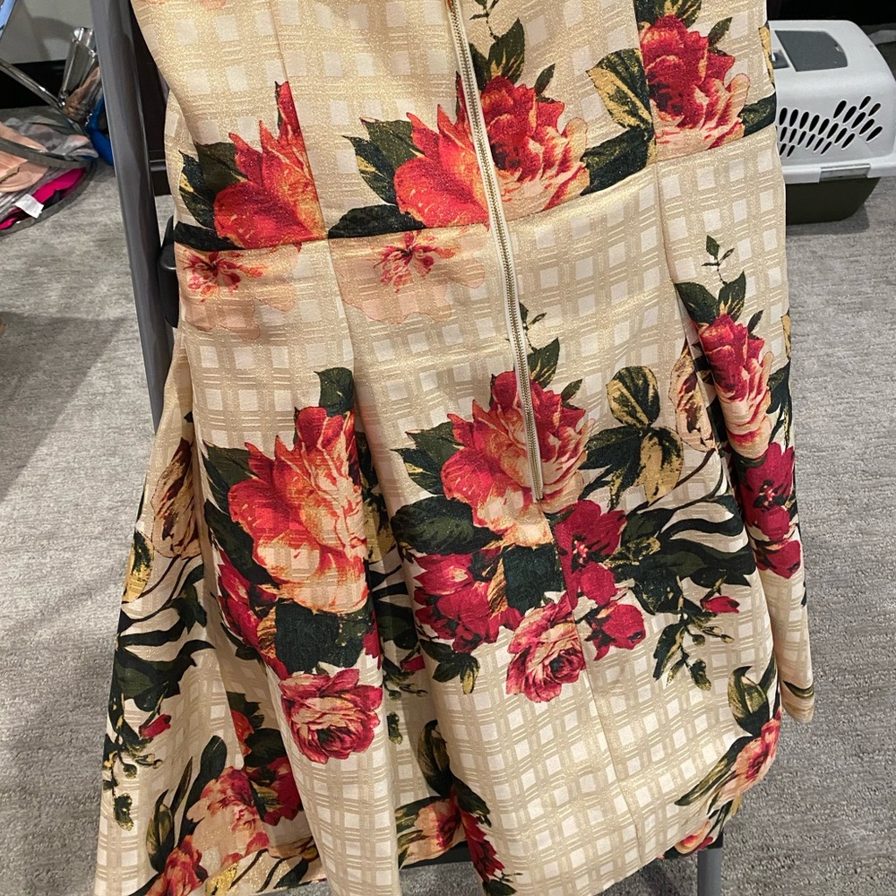 Gorgeous gold dress with flowers